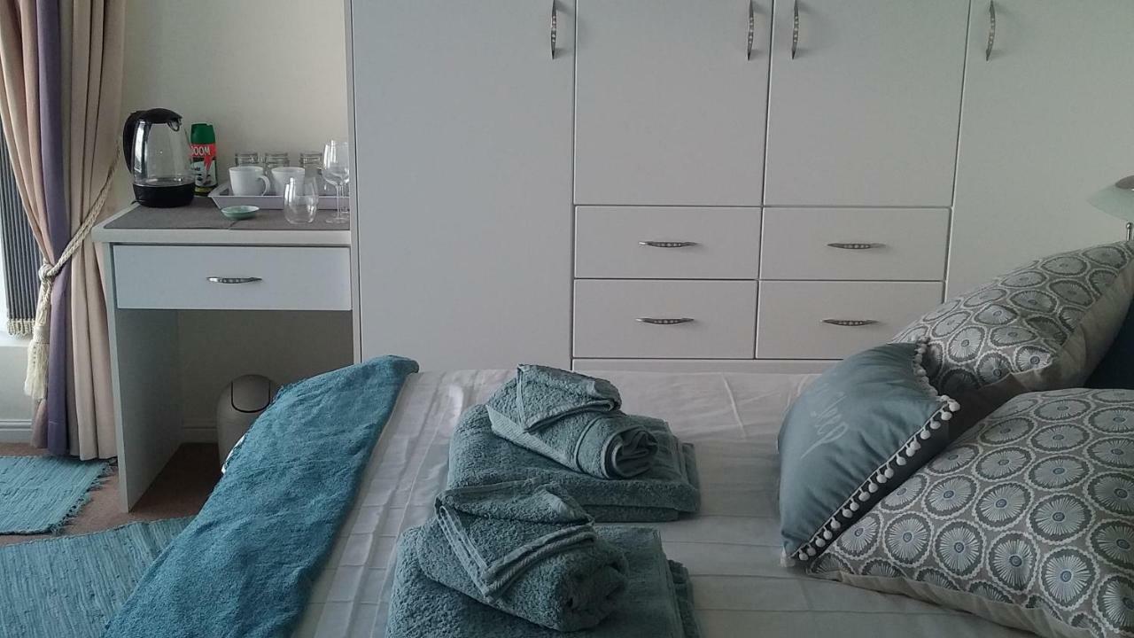 Wave Dancer Bed & Breakfast Gansbaai Bagian luar foto