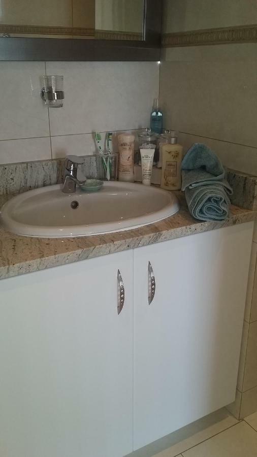 Wave Dancer Bed & Breakfast Gansbaai Bagian luar foto